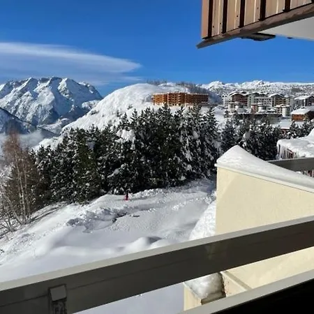 Studio face au massif de l'Oisans Huez